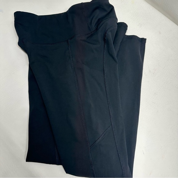 Vuori Women's Classic Black Leggings size XS NWOT side pockets - Picture 8 of 9